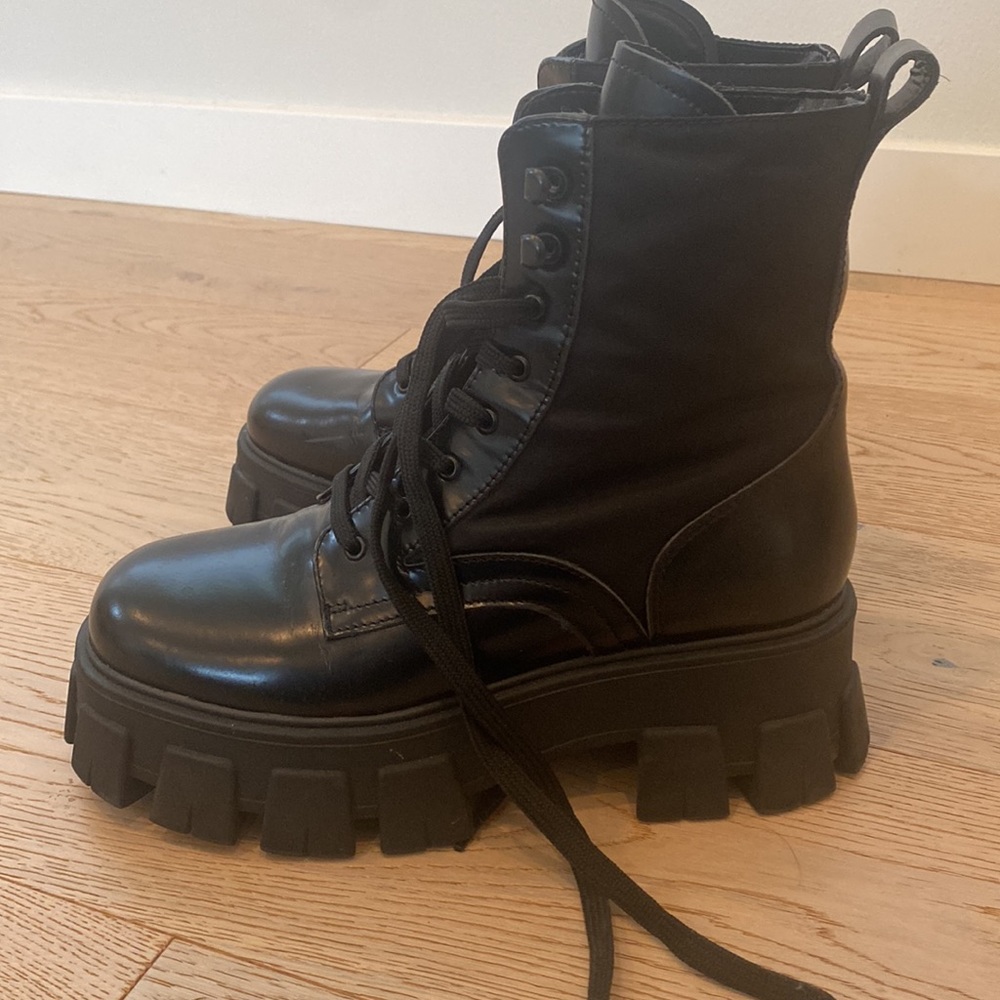 Marc fisher combat boots